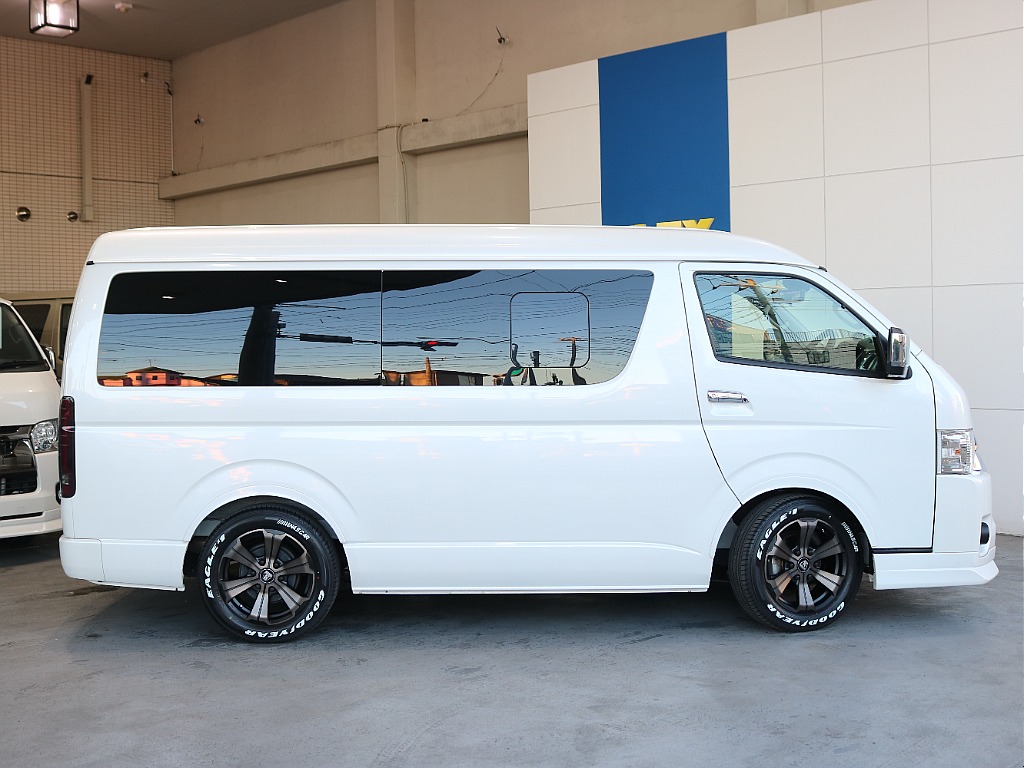 右側サイドガラスには小窓が付いております☆☆