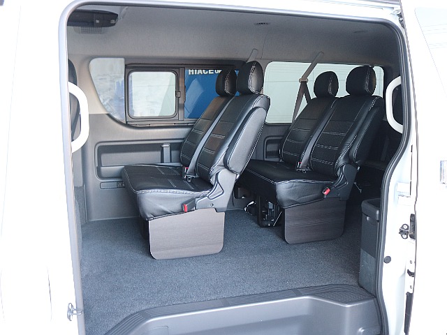 後席も同様のシートカバー装着済みです☆☆