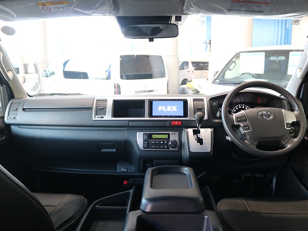 ワイドボディなので広々とした内装になっております♪♪