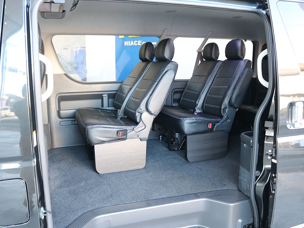 後席も同様のシートカバー装着済みです♪♪