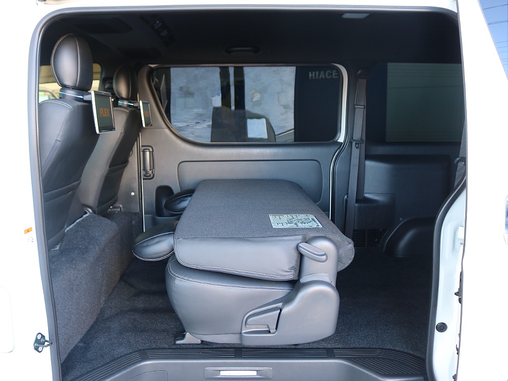 後席は使い方に応じてアレンジが可能です！