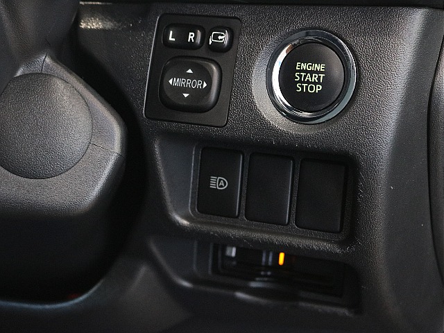 プッシュスタートなのでエンジン始動も楽々です☆☆