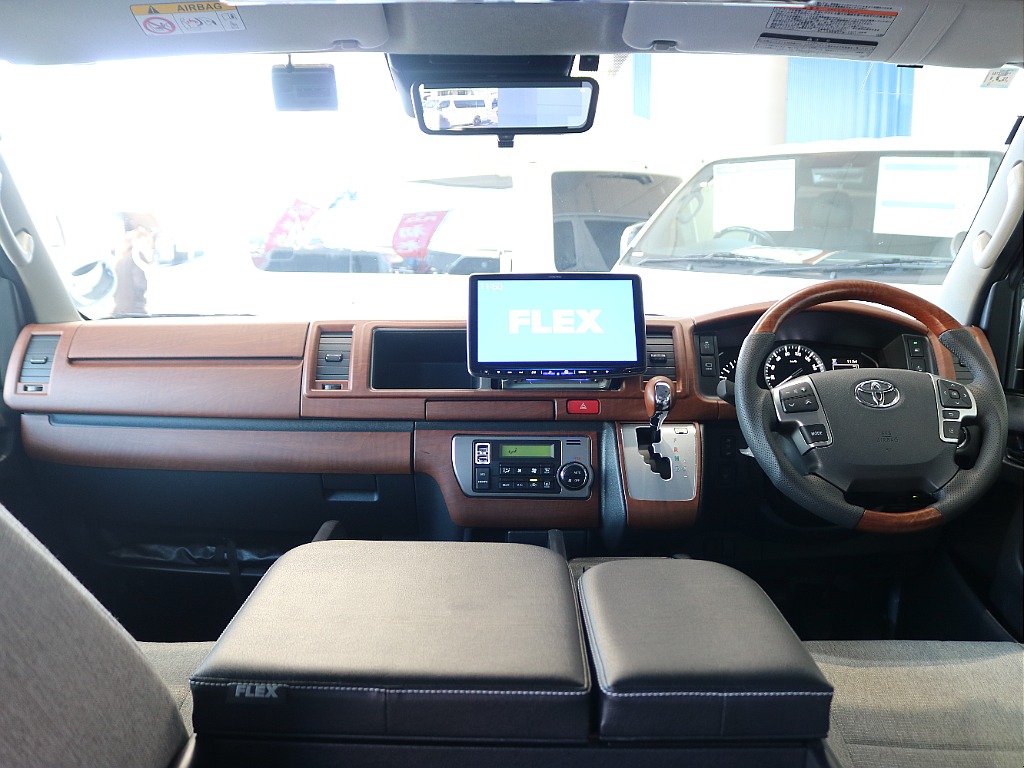 ワイドボディなので広々とした内装になっております♪♪