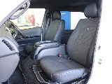 特別仕様車限定ハーフレザーシートにSのロゴが入っております♪♪