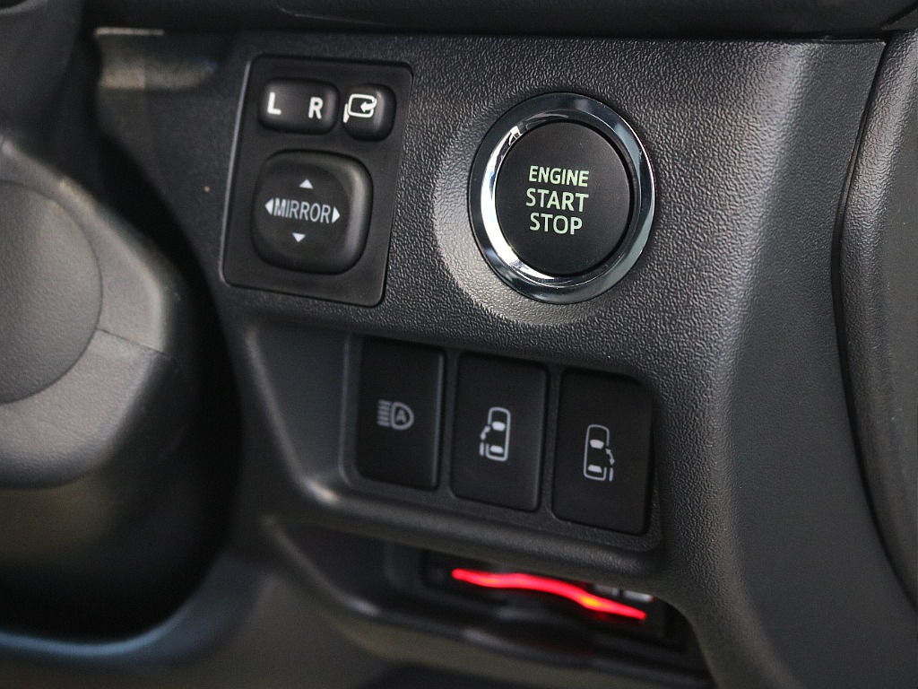 プッシュスタートになりますので、スムーズにエンジン始動を行えます☆☆