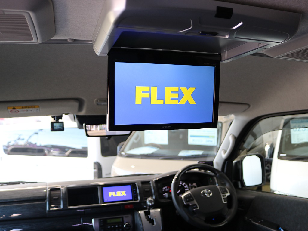 フリップダウンモニター装着済みですので後席の方も映像をお楽しみいただけます☆☆