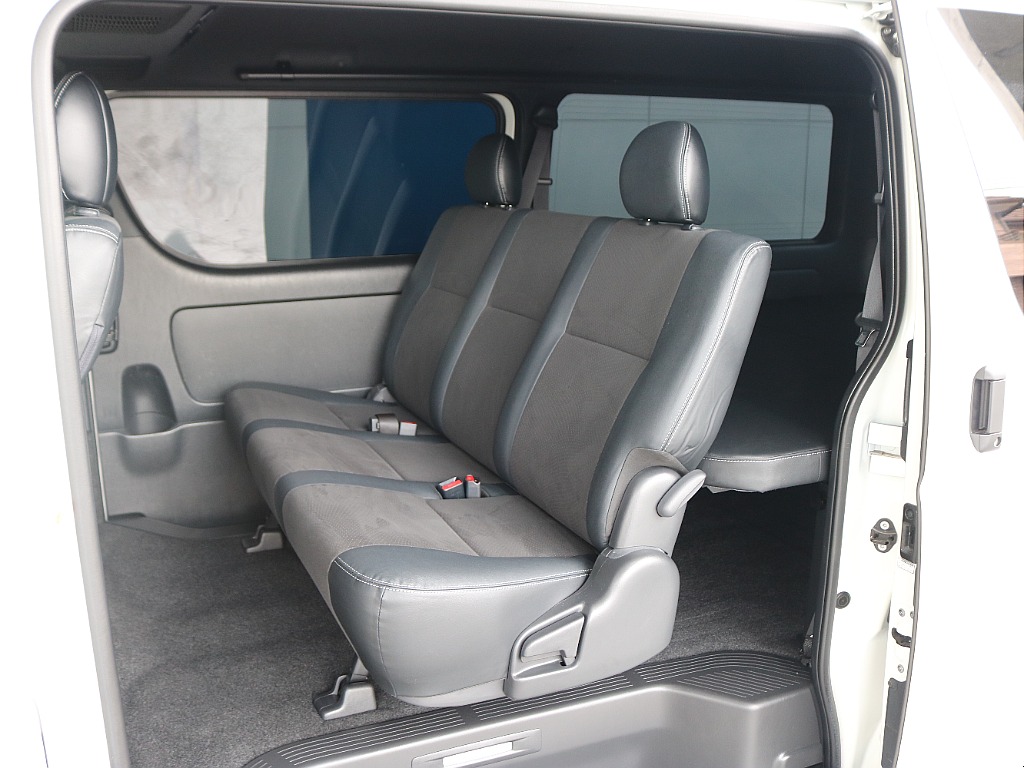後席も同様のシートが装着されております♪♪