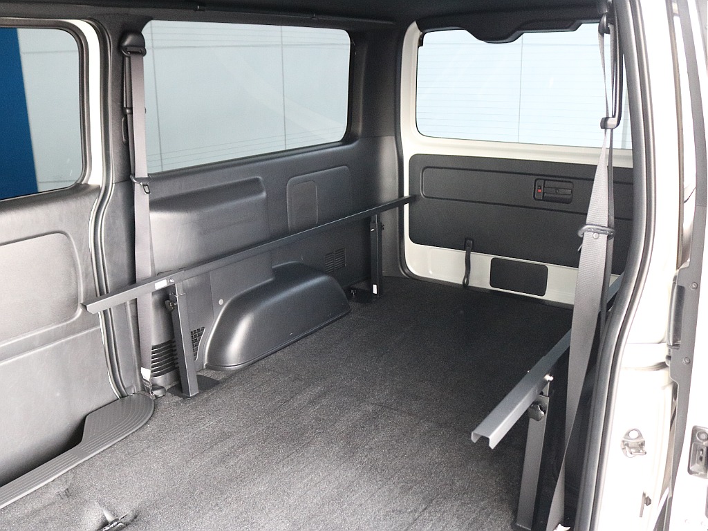 トヨタ ハイエースバン(24枚目)