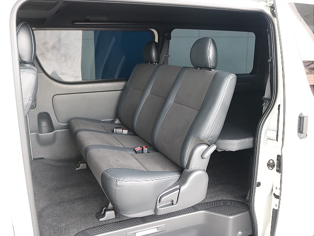 後席も同様のシートが装着されております♪♪