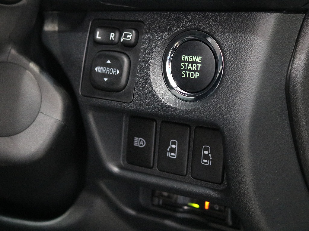 プッシュスタートなのでエンジン始動も楽々です☆☆