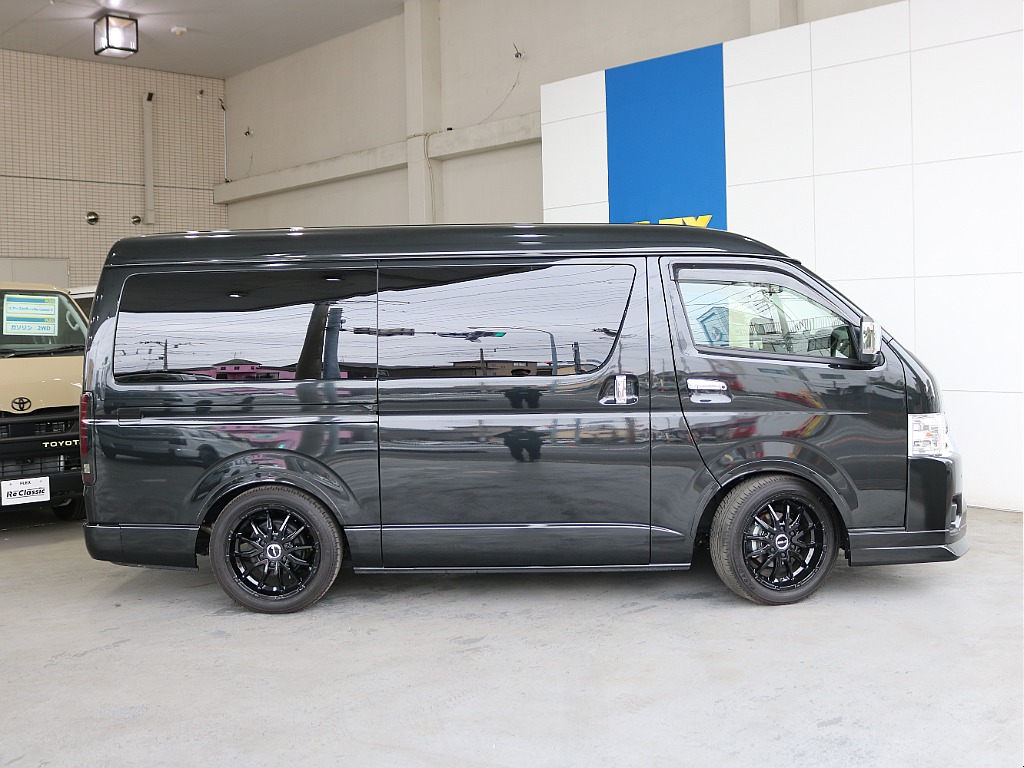 1.5インチローダウン施工済みなので乗り降りがしやすくなっています！