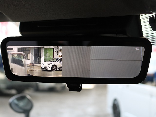 メーカーオプションのデジタルインナーミラー搭載済みです☆☆