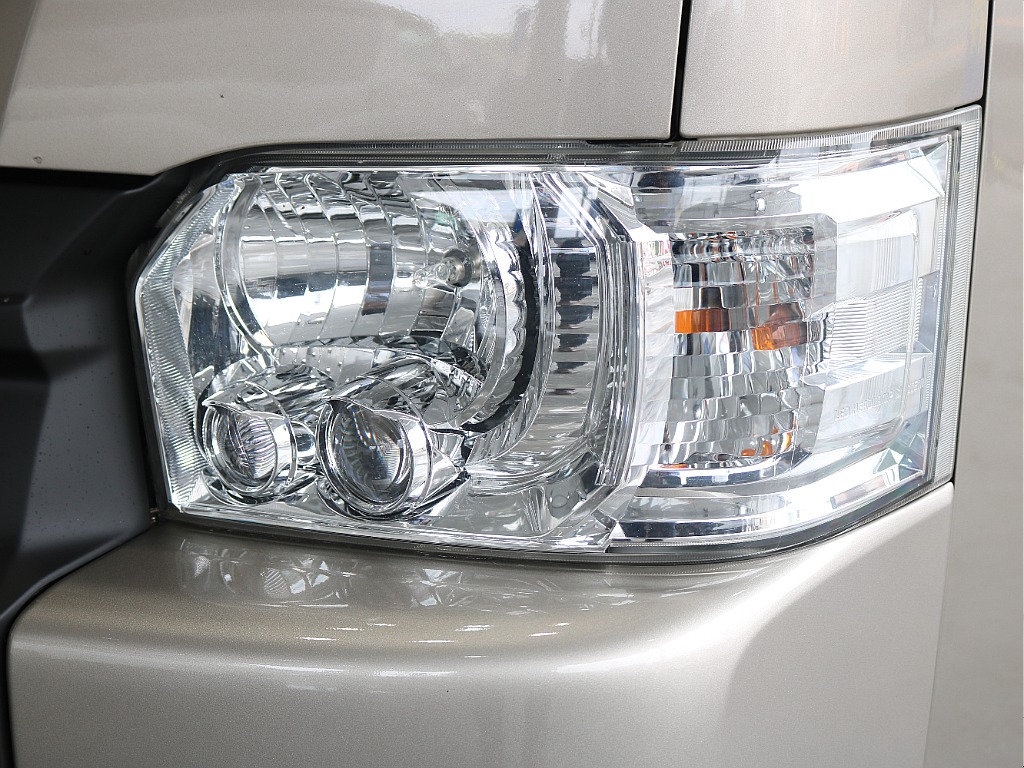 LEDヘッドランプになりますので夜間の運転も安心です♪♪