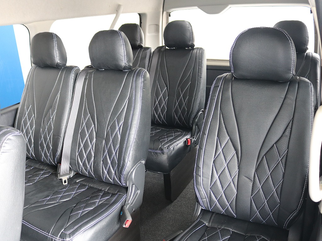 ハイルーフになりますので開放感のある車内になります♪♪