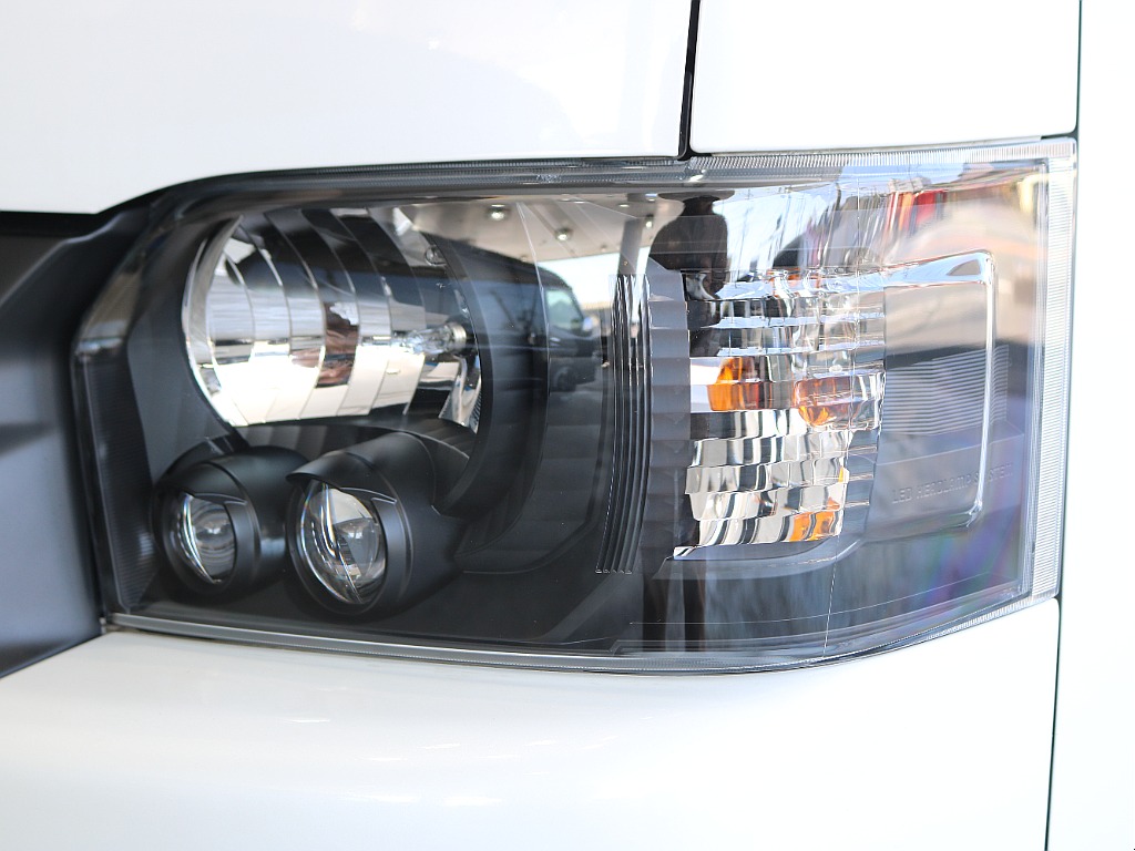 LEDヘッドランプなので夜間の走行も安心です♪♪