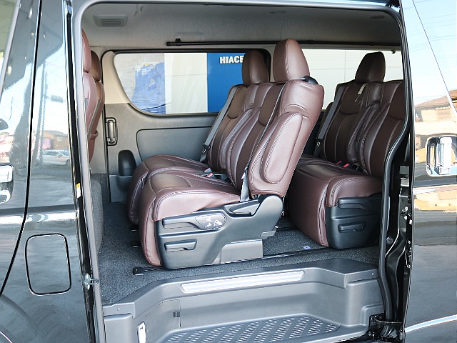 後席も同様のシートカバー装着済みです♪♪