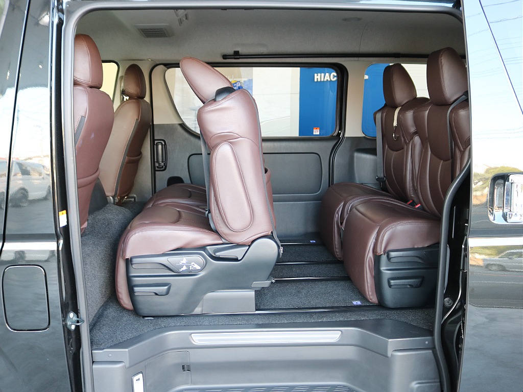 後席は折り畳みが可能です♪♪