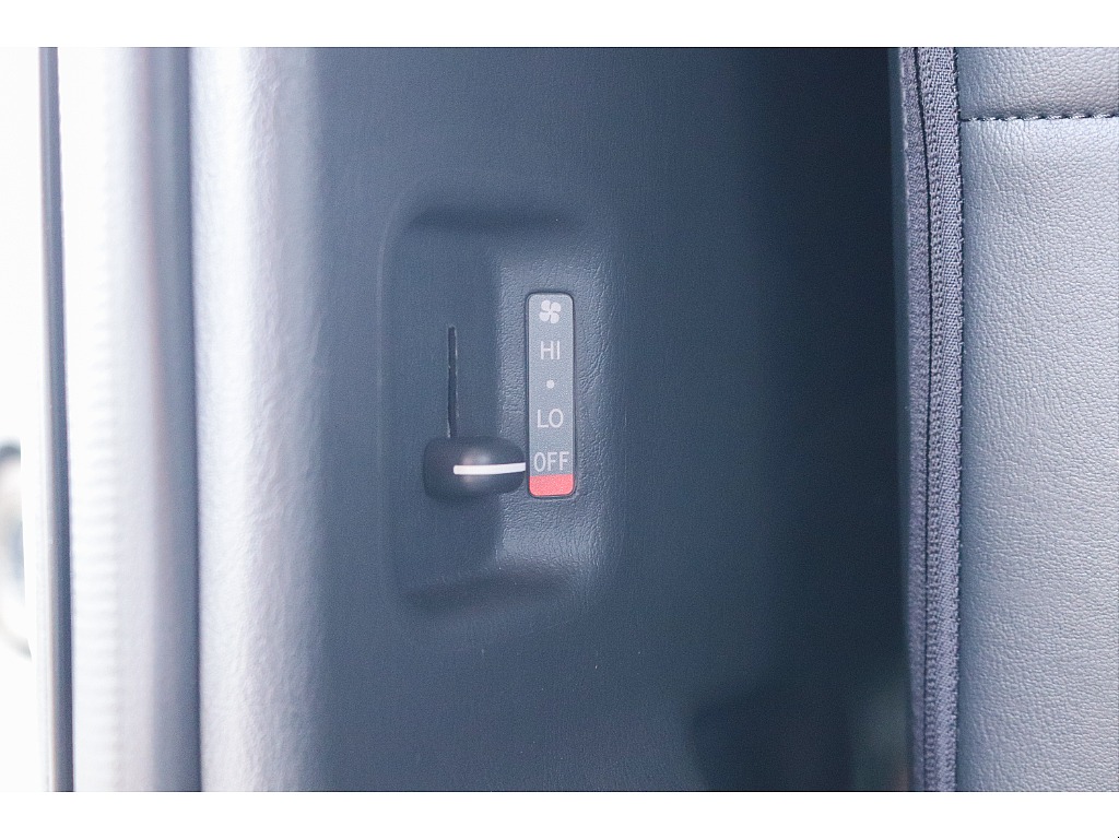 ハイエースセカンド高崎店にて展示中♪027-384-3591