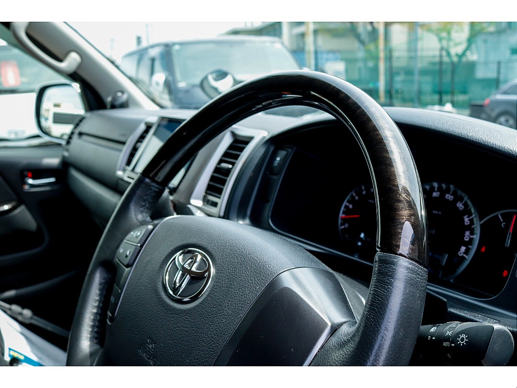 ハイエースセカンド高崎店にて展示中♪027-384-3591