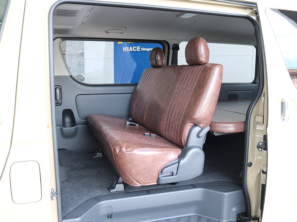 後席も同様のシートカバーになっております♪♪
