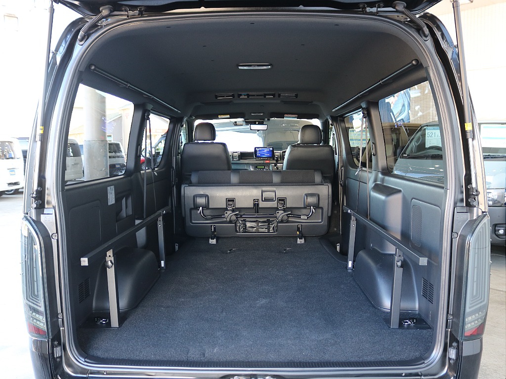 広々とした内装になっております☆