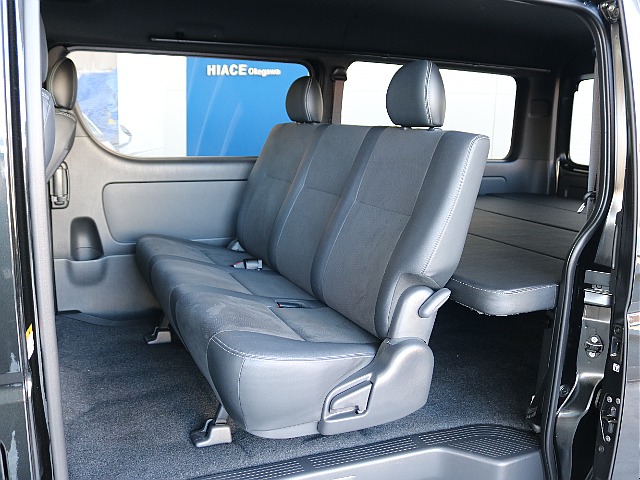 セカンドシートも同様のシートになっております♪