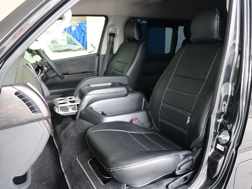 オリジナルのシートカバーが装着されております♪