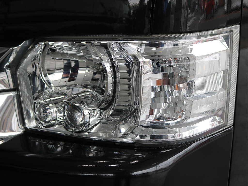 LEDヘッドランプなので夜間の走行も安心です！