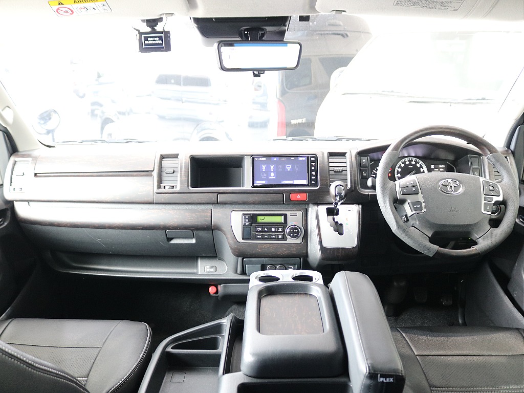 ワイドボディなので広々とした内装になっています！