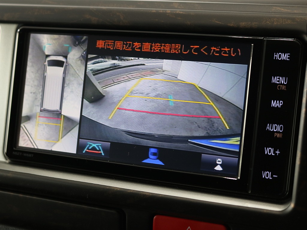 パノラミックビュー付きなのでバック時等も安心です☆