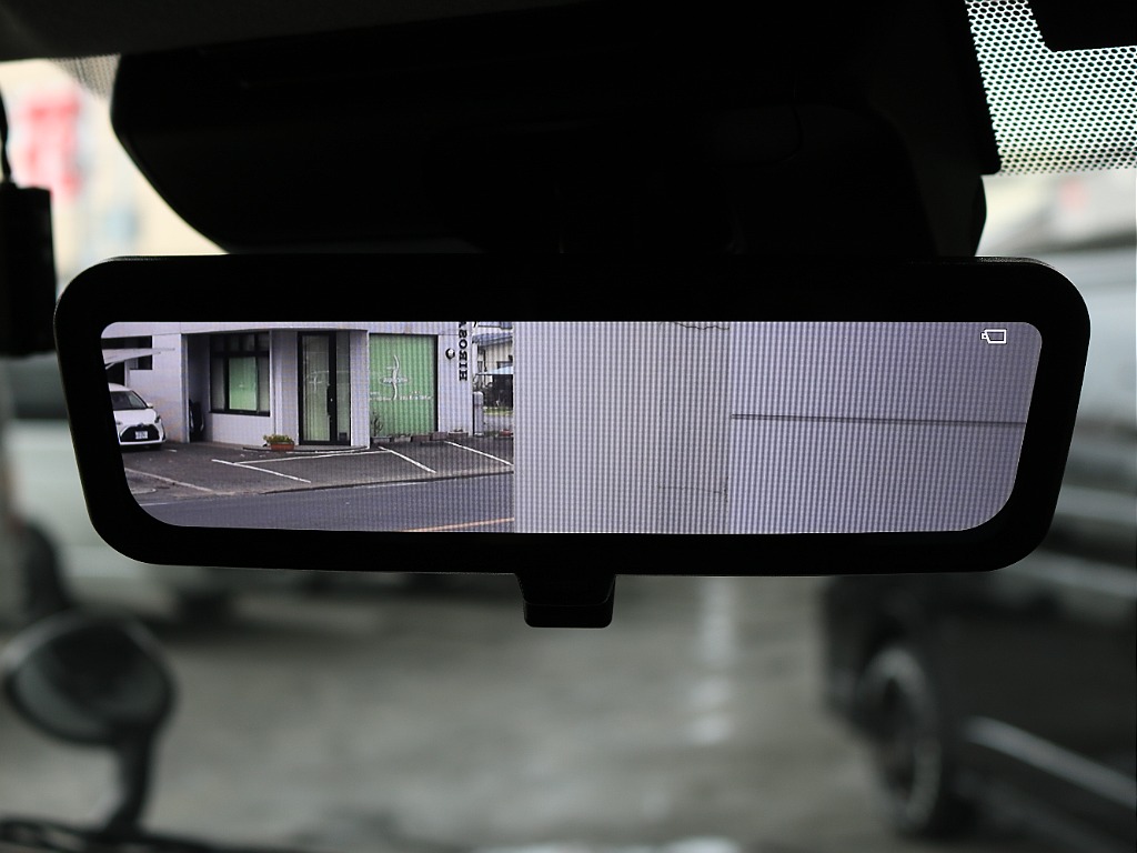 デジタルインナーミラー付きなので後方確認が楽々です☆