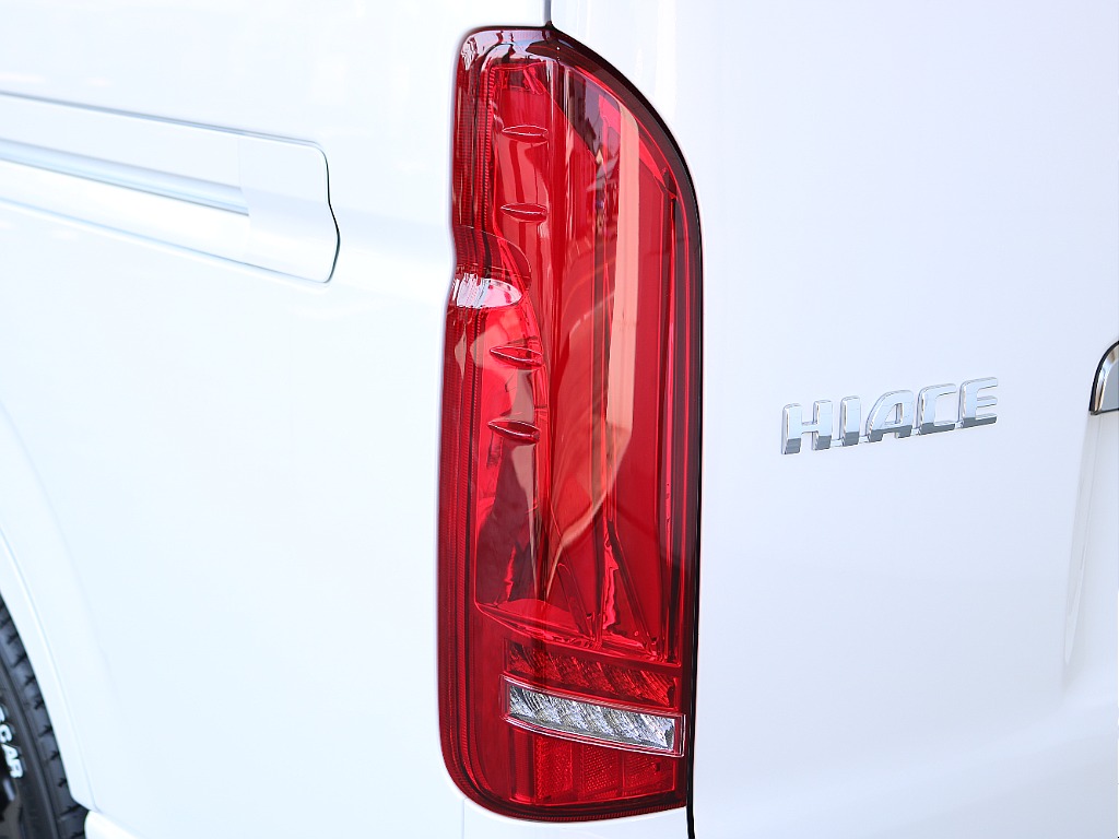 トヨタ ハイエースバン(15枚目)