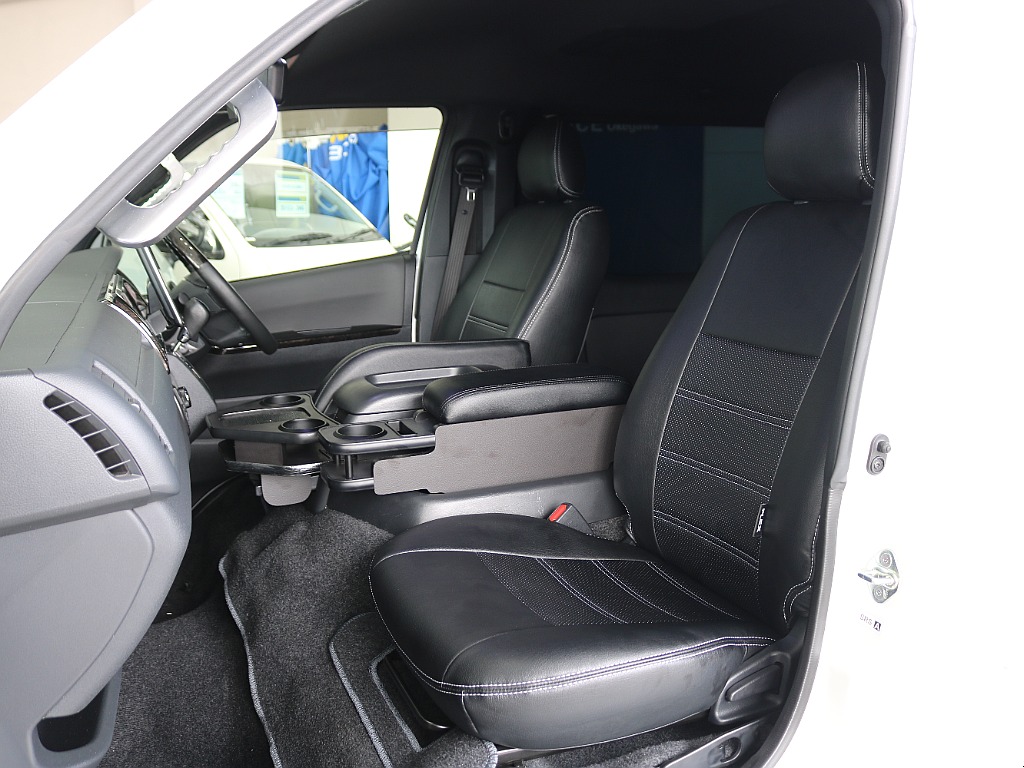 オリジナルのシートカバーが装着されております♪