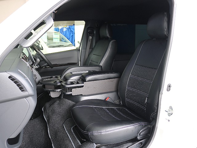 オリジナルのシートカバーが装着されております♪