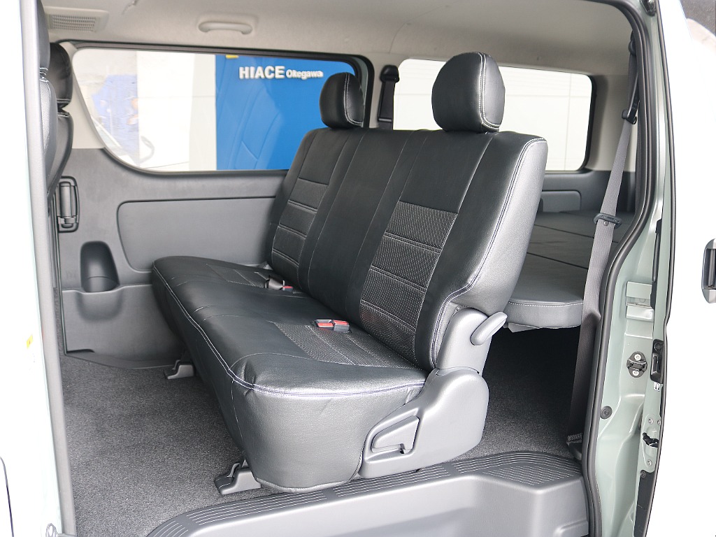 後席も同様のシートカバーが装着されております☆☆