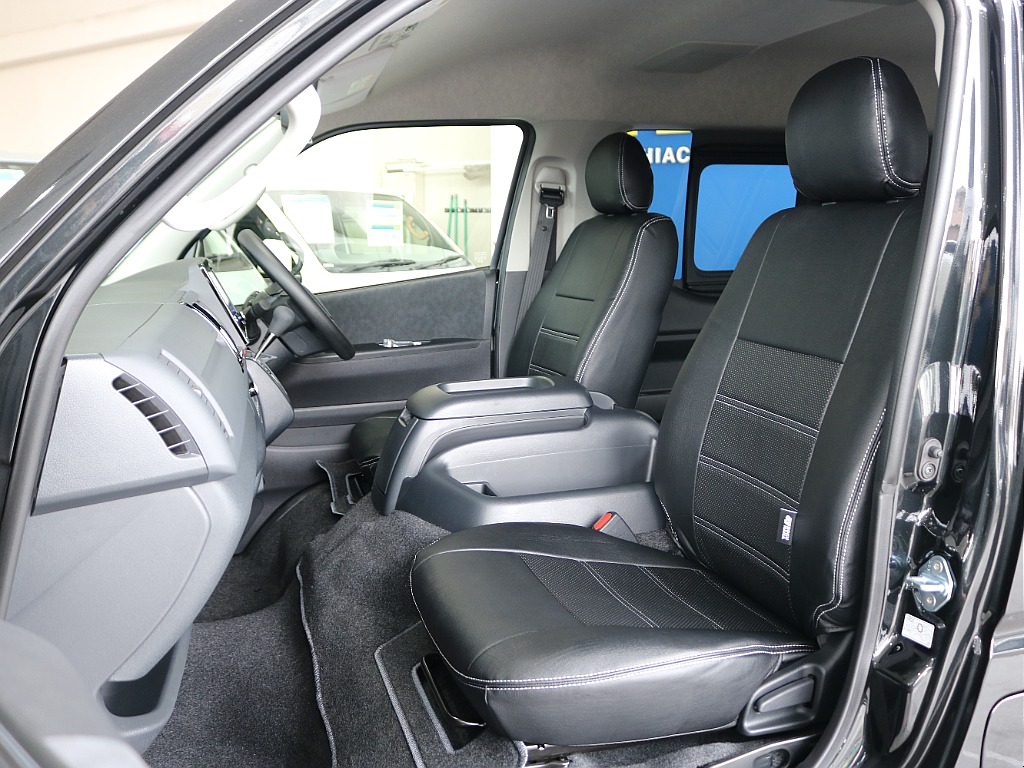 シートはオリジナルシートカバー装着済みです♪♪