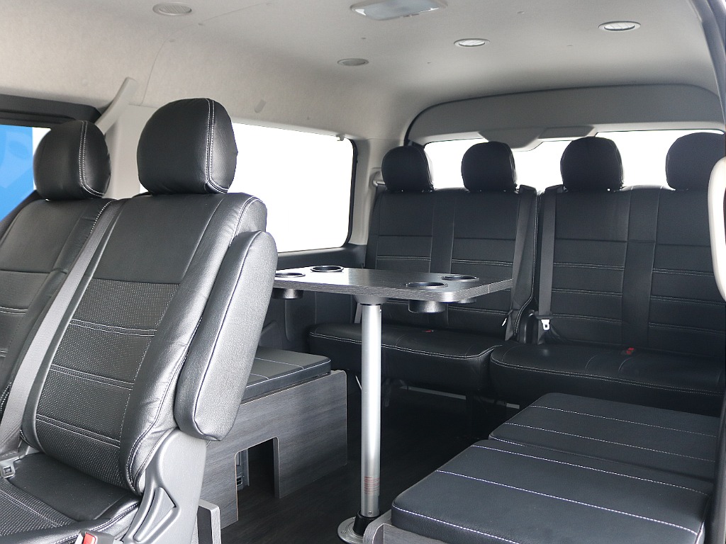 テーブルを囲んでお食事もできちゃいます♪♪