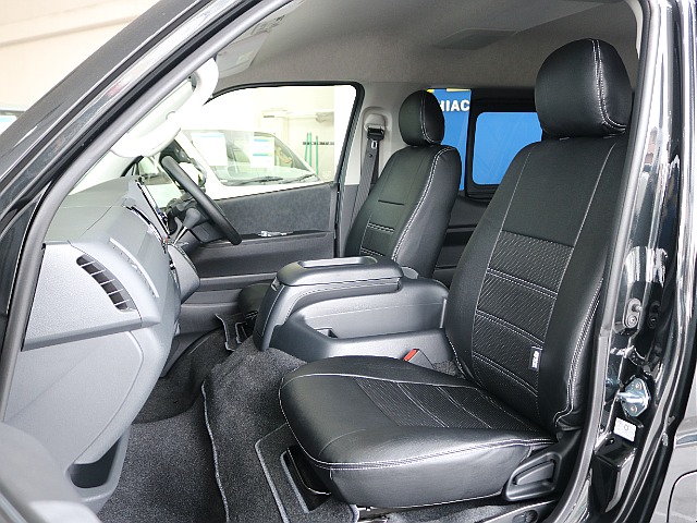 シートはオリジナルシートカバー装着済みです♪♪