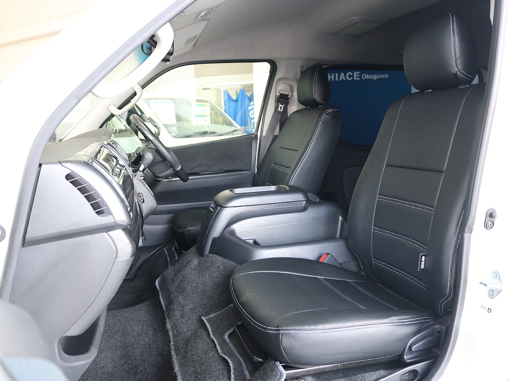 シートはオリジナルシートカバー装着済みです♪♪