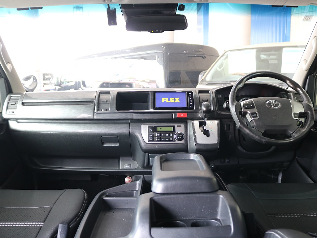 ワイドボディなので広々とした内装になっております♪♪