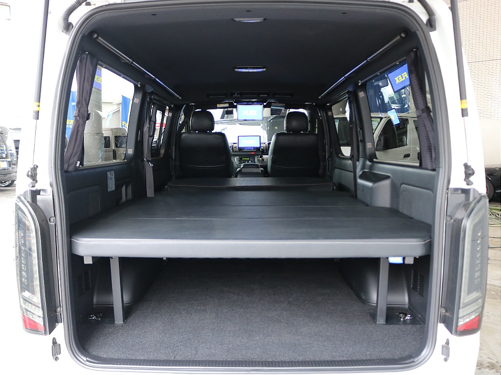 後席を倒せばフルフラット展開が可能です♪♪