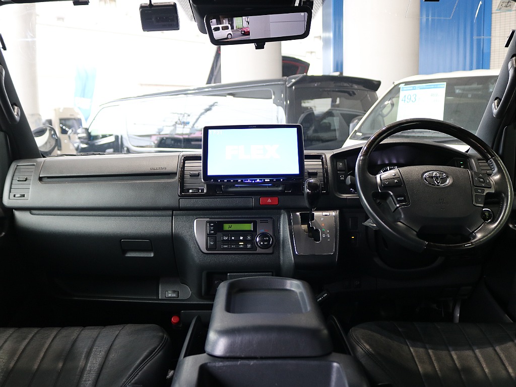 特別仕様車ダークプライムⅡなので高級感のある内装になっております♪♪