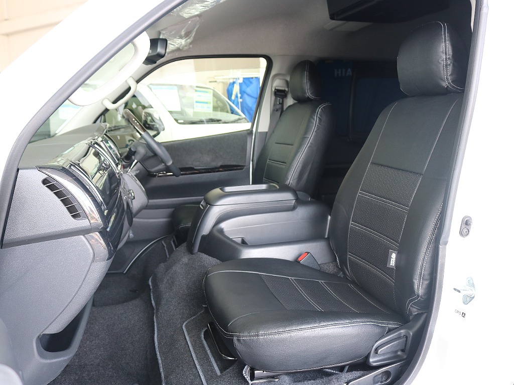 シートはオリジナルシートカバー装着済みです♪♪