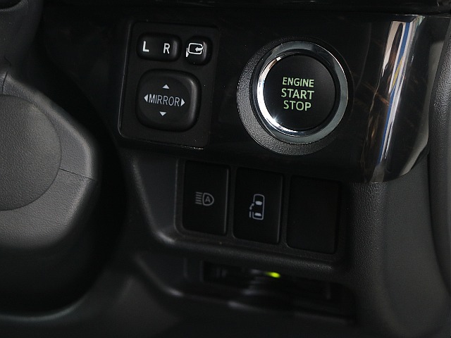 プッシュスタートなのでエンジン始動も楽々です☆☆