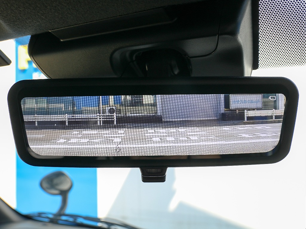 メーカーオプション デジタルインナーミラー付き！！