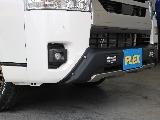 デイライト付きのオフロード風なフロントスポイラーになっております☆☆