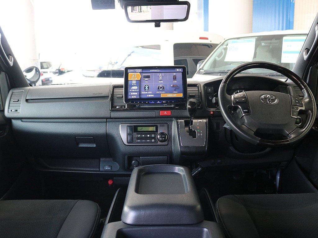 特別仕様車ダークプライムⅡなので高級感のある内装になっております♪♪