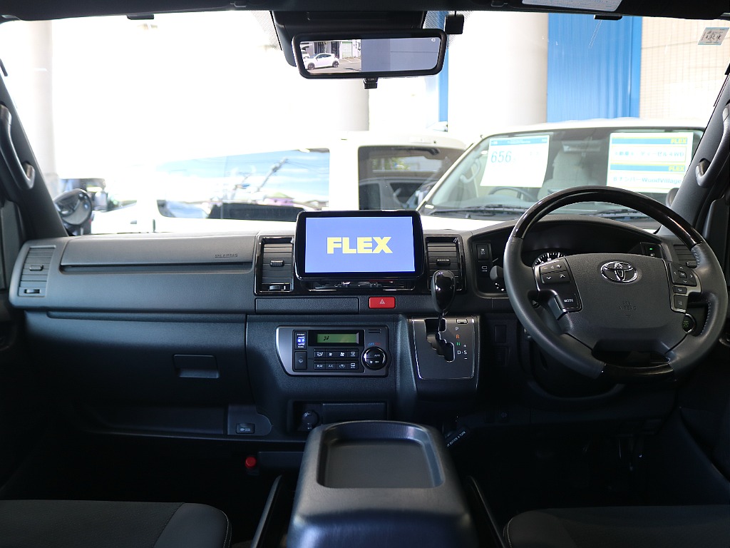 特別仕様車ダークプライムⅡなので高級感のある内装になっております♪♪