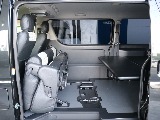 セカンドシートは跳ね上げ可能です☆☆