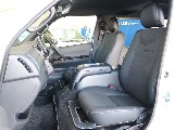 特別仕様車限定ハーフレザーシート装着済みです♪♪
